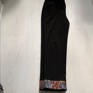 Karen Kane embroidered leggings.